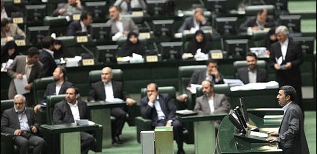 مجلس به چهار وزیر پیشنهادی احمدی‌نژاد رای اعتماد داد