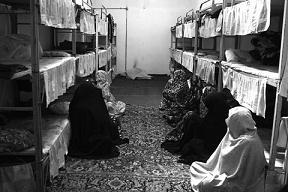 زنان زندانی و مسئله چادر