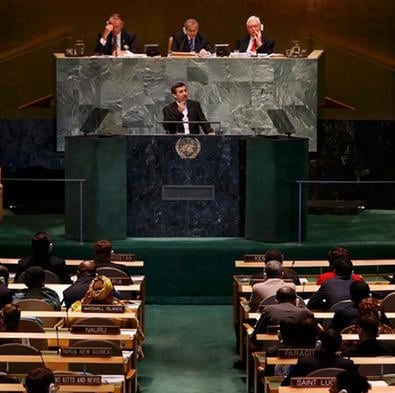 اعتراض اصولگرایان به طرفداری احمدی‌نژاد از رابطه با آمریکا