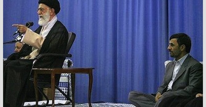آنگاه که احمدی‌نژاد خطاب به خامنه‌ای می‌گوید: هیچ‌کس بالاتر از مردم نیست