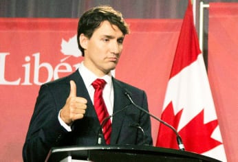 جاستین ترودو به رهبری حزب لیبرال‌ کانادا برگزیده شد