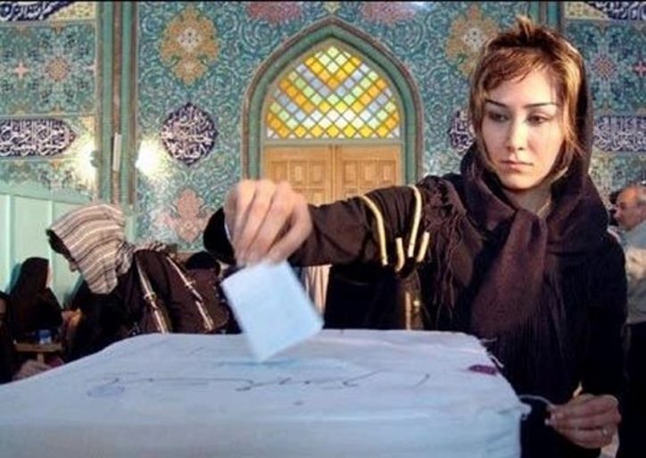 بررسی وضعیت جنبش زنان پس از انتخابات در گفتگو با اکرم خیرخواه
