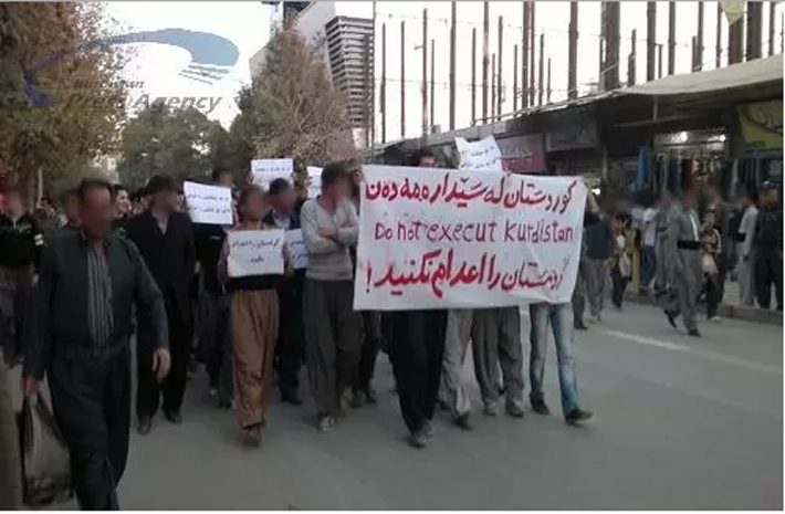 تظاهرات شهروندان مریوان در پی اعدام زندانیان سیاسی کُرد