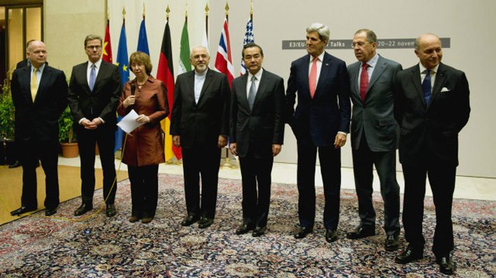 لاوروف: اتحادیه اروپا به اجرای توافقات با ایران طول می‌دهد