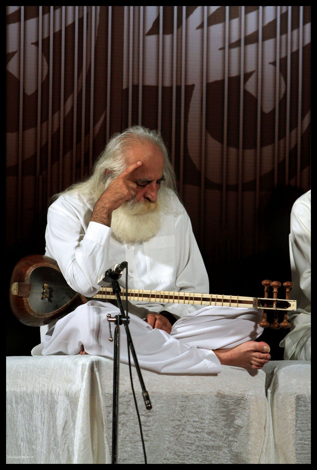 محمدرضا لطفی نوازنده‌ی پیشکسوت تار در سن شصت و‌هشت سالگی از دنیا رفت