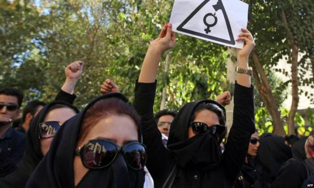 «برخورد پلیس» با تجمعات اعتراض به اسیدپاشی در تهران و اصفهان