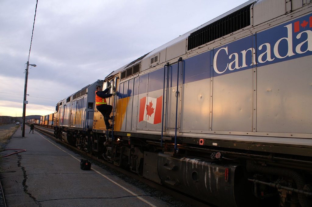 سایه اعتصاب از سر راه‌آهن کانادا گذشت
