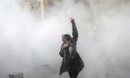 بیانیه‌ی ۱۵۴ شاعر، نویسنده، هنرمند و فعال فرهنگی و اجتماعی در حمایت از تظاهرات سراسری مردم ایران